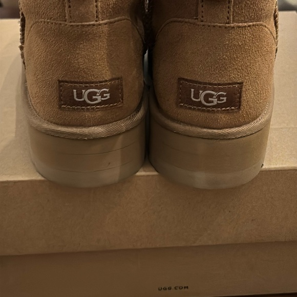 Uggs Classic Mini Platform - Picture 3 of 6